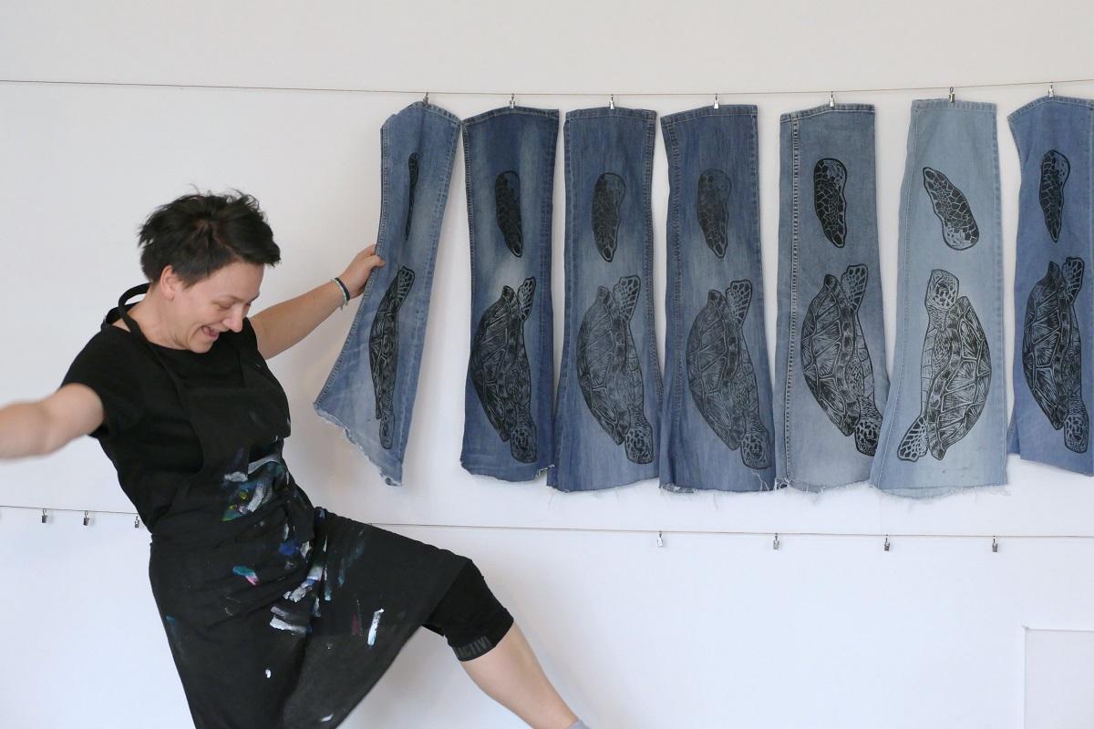 Rękodzielnicy Jeans for a better world: Magda z Manufaktury Batiku